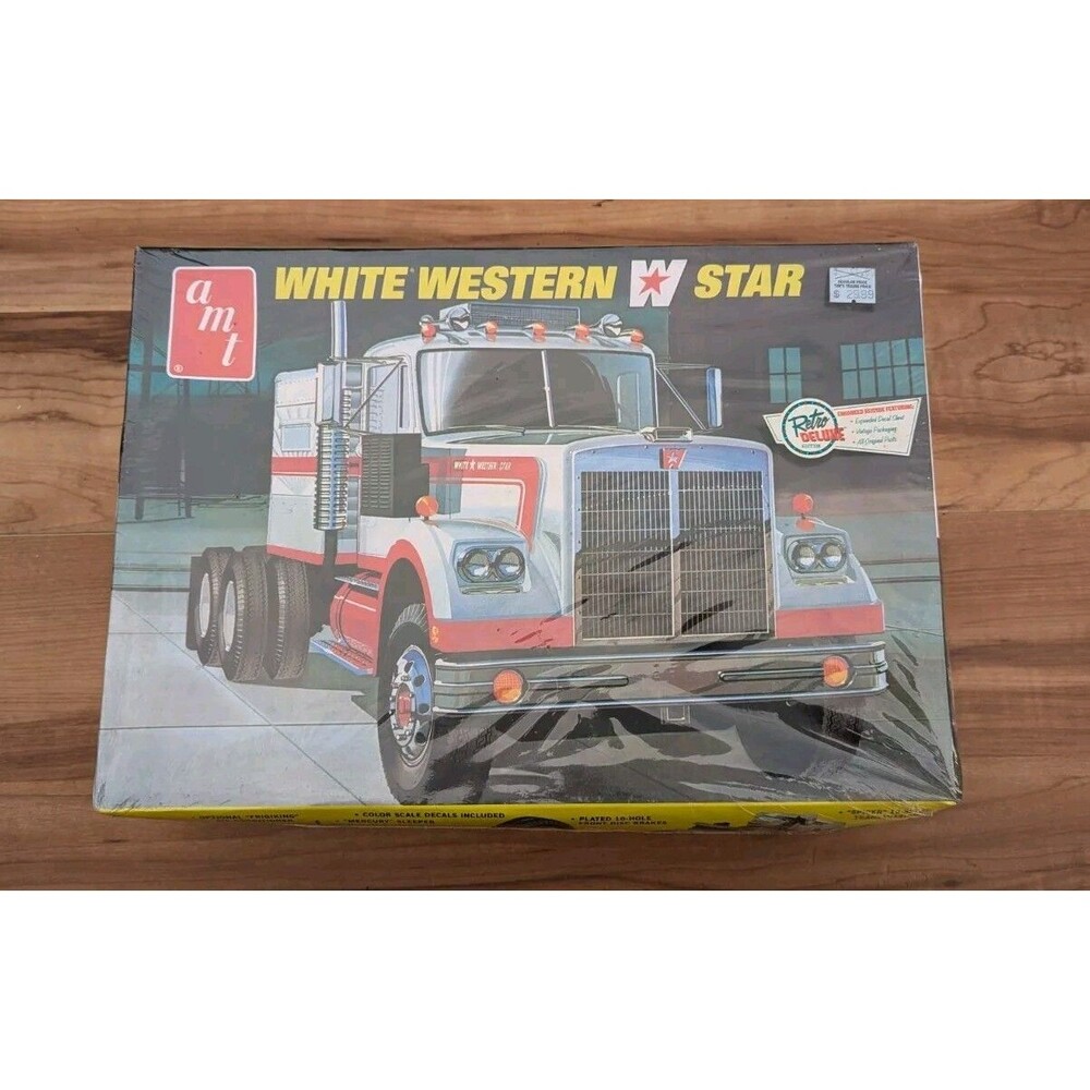 AMT 1/25 scale White Western Star truck plastic model kit AMT724/06
